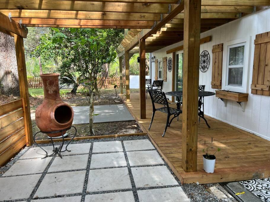 Beautiful Farmhouse In Fernandina Beach Buitenkant foto