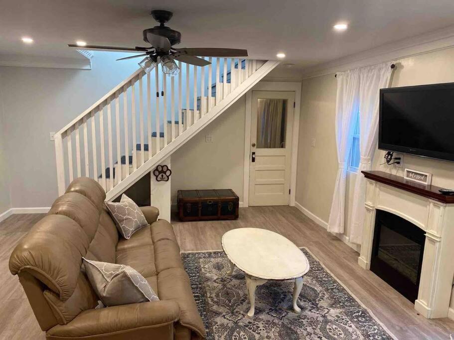 Beautiful Farmhouse In Fernandina Beach Buitenkant foto