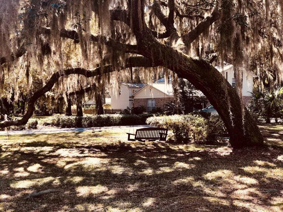 Beautiful Farmhouse In Fernandina Beach Buitenkant foto