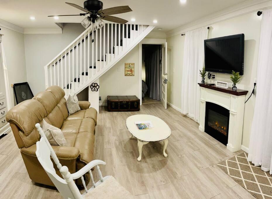 Beautiful Farmhouse In Fernandina Beach Buitenkant foto
