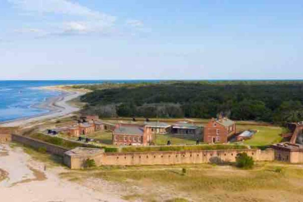 Beautiful Farmhouse In Fernandina Beach Buitenkant foto